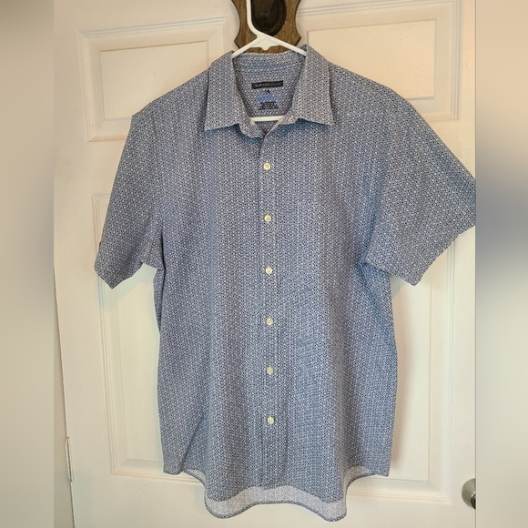 (632) Van Heusen Men's Short Sleeve Button Down Shirt, Size: Large Color: Blue - Picture 2 of 12